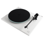 Rega-Planar-2-Perspective-Right-01-White