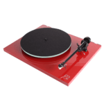 Rega-Planar-2-Perspective-Right-02-Red