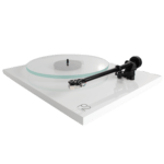Rega-Planar-2-Perspective-Right-03-White